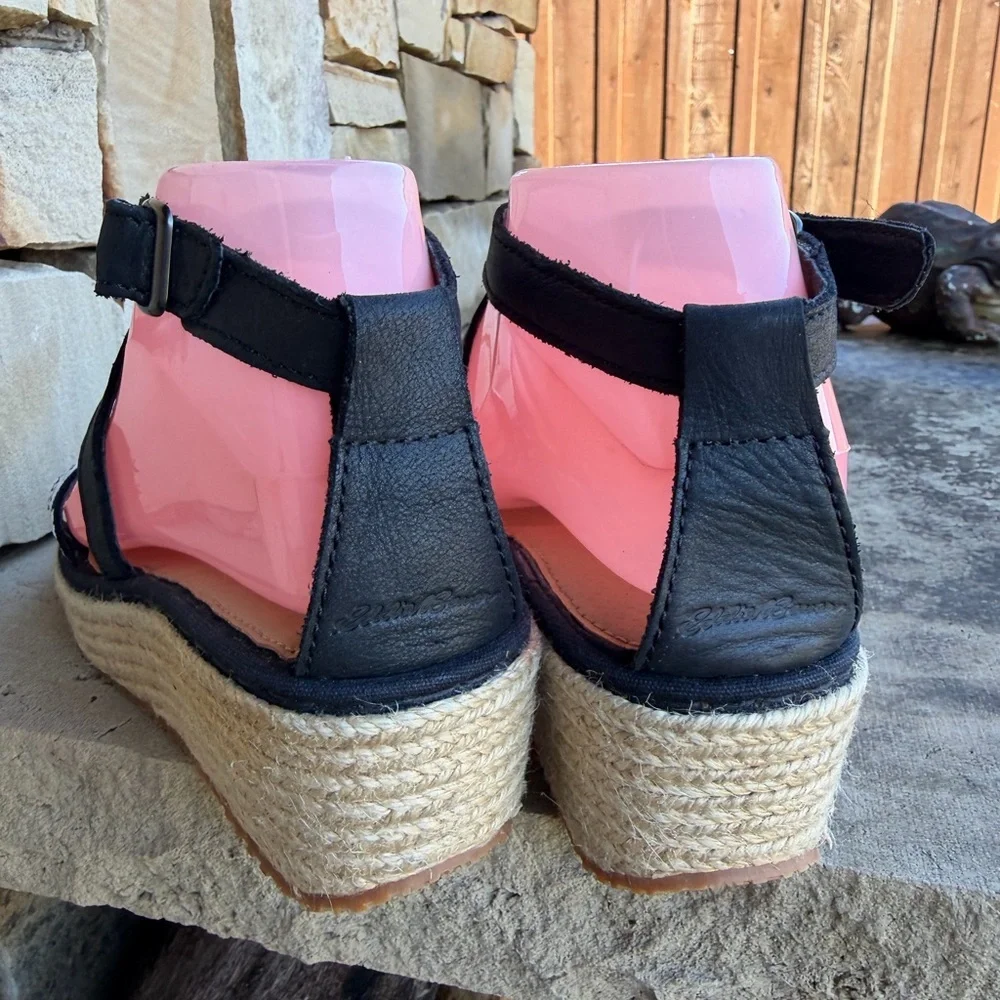 Eddie Bauer Black & White Espadrille Wedge Sandals w/leather‎ straps Sz-7. X